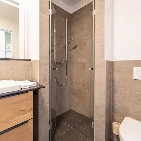 Quartier Frohsinn Appartement 12 דירה *